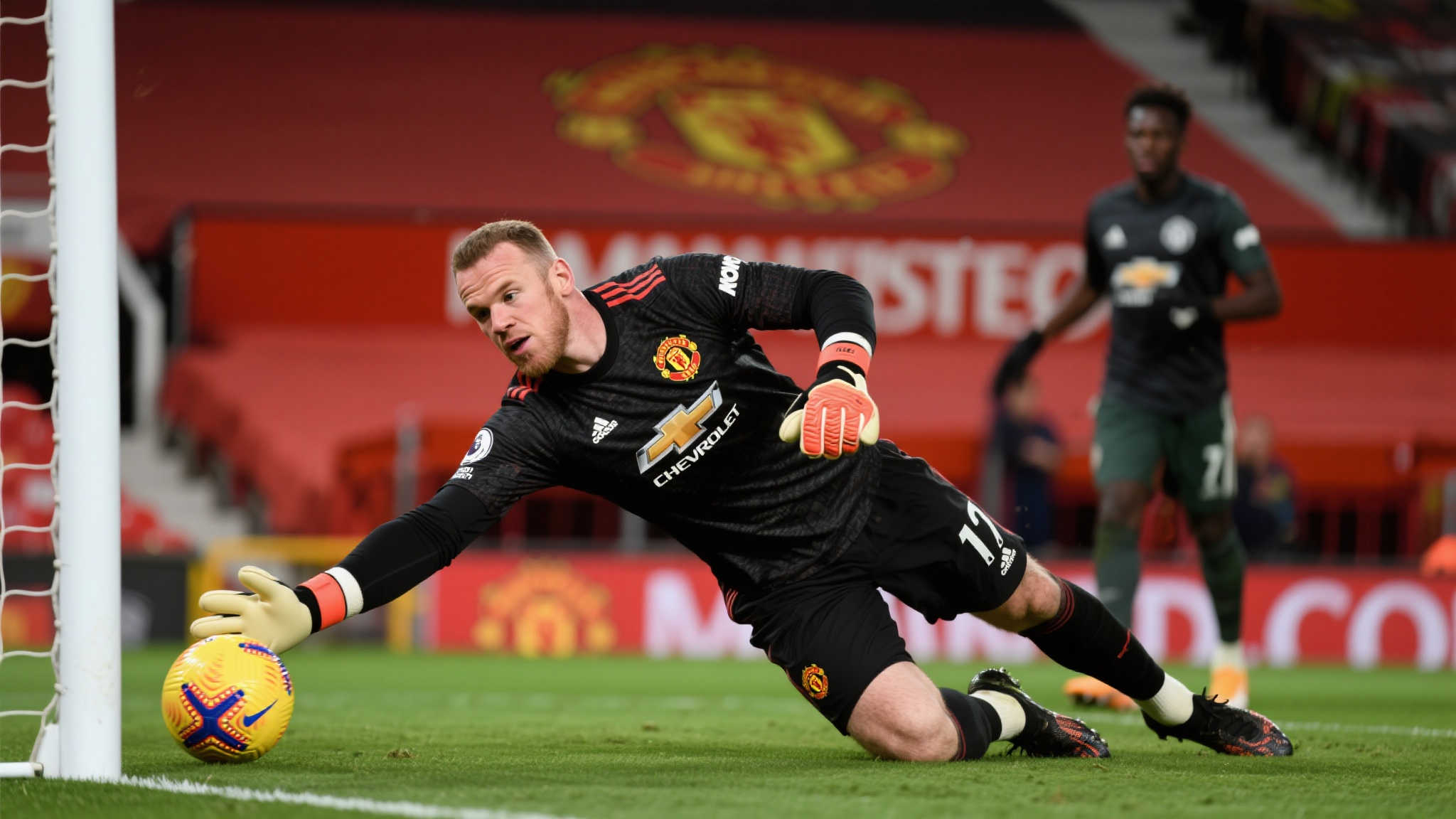 国安主帅苏亚雷斯确诊骨折 坚守岗位不会缺席中超